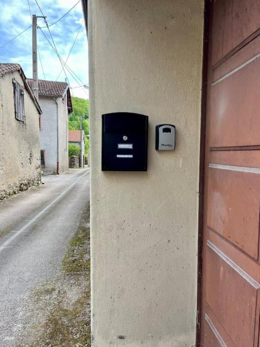La Petite Ourse Maison De Village A Oust Exterior foto